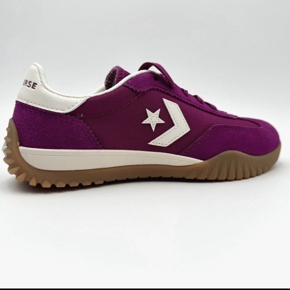 NWOB Women’s Converse Run Star Violet Low-Top Sneakers with White Star Chevron - Picture 7 of 9